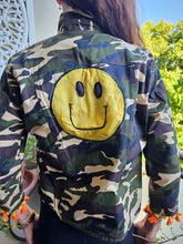Load image into Gallery viewer, The Crop Smiley Cotton Jacket