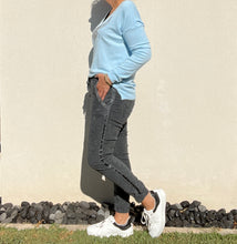 Load image into Gallery viewer, Autuuno Corduroy Pant - Red Coccio