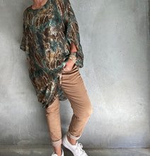 Load image into Gallery viewer, Oversized Silky Top Dress with Strech Cotten Slip