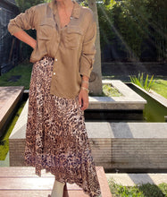 Load image into Gallery viewer, Animale - Suede metalic feel pleated skirt - Silver