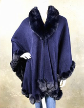 Load image into Gallery viewer, Cape - Faux Fur- Burgundy
