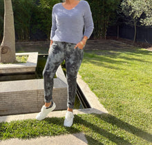 Load image into Gallery viewer, Luna Jogger - Metalic print - every day jogger- Silver