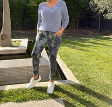 Load image into Gallery viewer, Luna Jogger - Metalic print - every day jogger- Navy