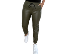 Load image into Gallery viewer, Pranzo - Vegan Leather plain Jogger - Black