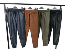 Load image into Gallery viewer, Pranzo - Vegan Leather plain Jogger - Navy
