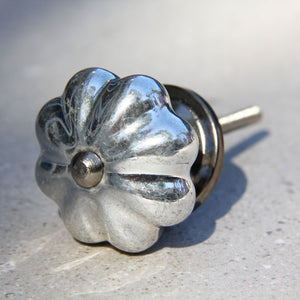 Metallic Silver Antique Look - Flower Shape Knob