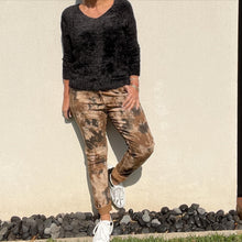Load image into Gallery viewer, Luna Jogger - Metalic print - every day jogger- Silver
